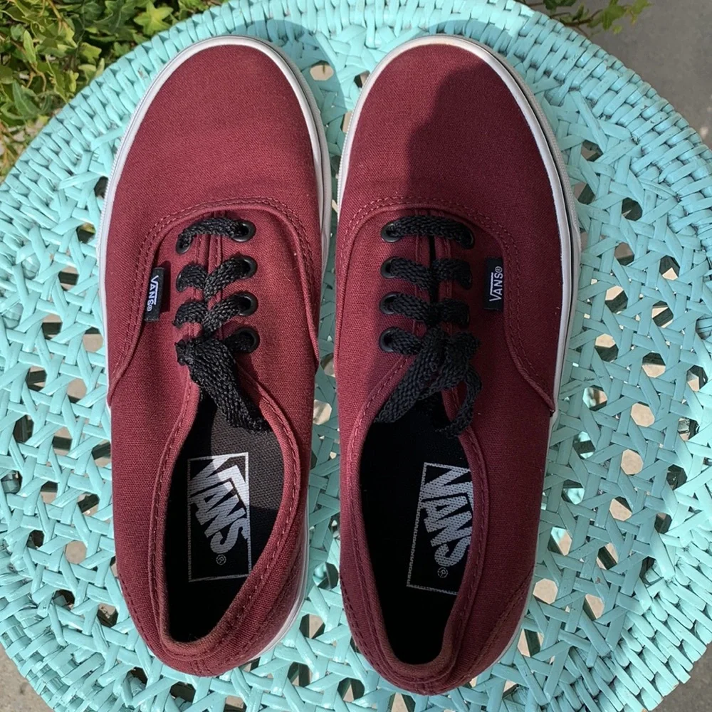 VANS SNEAKERS WOMENS 7 MENS 5.5